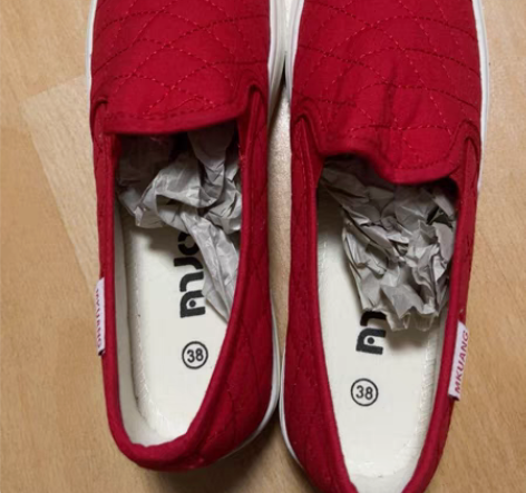 全新一次未穿大码女鞋38 正红色帆布增高厚...