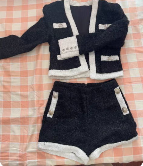 包邮小香风套装 s 码 感兴趣的话点“我想...