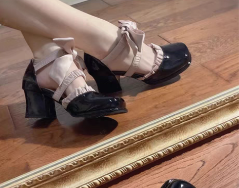 转卖新款日系jk玛丽珍鞋女高跟方头百搭漆皮...