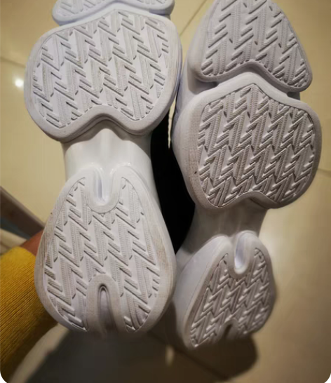 非常帅的一款鞋，安踏品牌！全新！只试穿！ ...