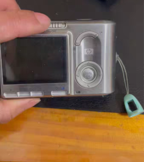 惠普500万5倍光学变焦，电池不行，偶尔卡...