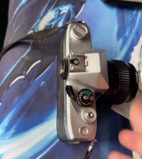 老相机一台，型号DF-1，含海鸥闪关灯，一...