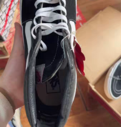 包邮鞋都是正品之前去各种专柜买的 现在不爱...