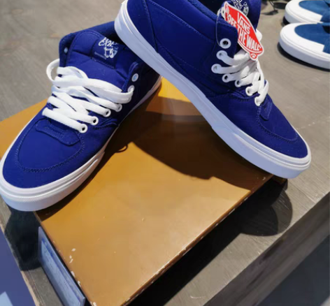 包邮Vans鞋,全新断码清款,尺码41,专...