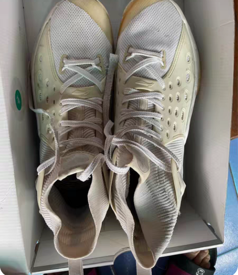 闲置鞋穿不过来了，库存1-2年的新鞋，全新...