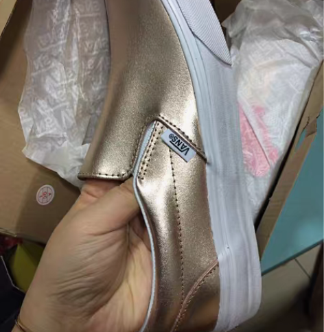vans专柜正品鞋 别人送的,穿着大了,适...