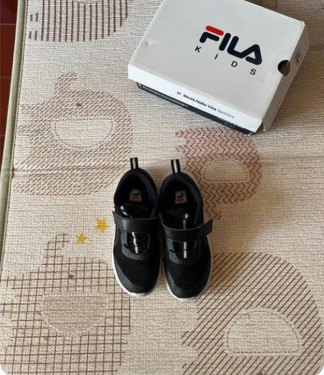 包邮斐乐儿童12c薄网，鞋头有磨损，透气性...