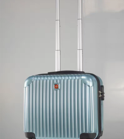 军刀16寸登机箱。有轻微使用痕迹。原价12...