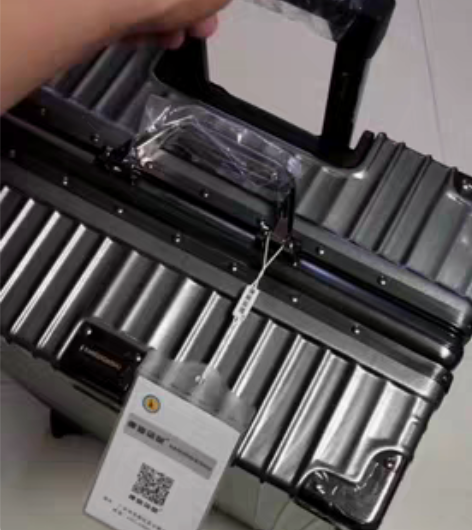 包邮【全新未拆封】袋鼠高档行李箱结实耐用男...