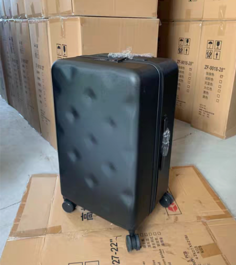 不莱玫行李箱22p拉杆箱微瑕疵 感兴趣的话...