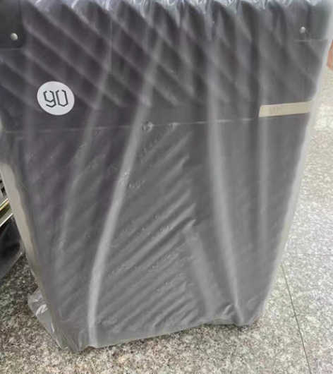 包邮90分几何铝框行李箱 全新未使用，旗舰...