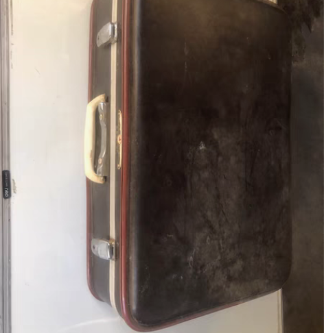 闲置老行李箱转让给有需要的朋友     适...
