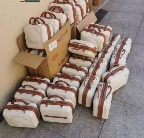 包邮全新14寸3D立体小熊行李箱密码锁行李...