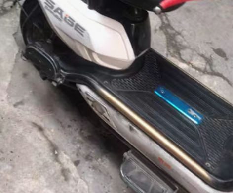 赛鸽电动车,前后碟刹,不带电池,换个前挡泥...