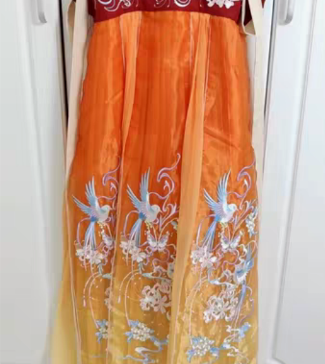 包邮一套汉服，220包邮 感兴趣的话点“我...