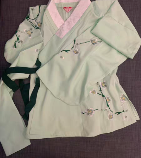 包邮全新汉服明制交领刺绣袄裙春夏 毕业买来...