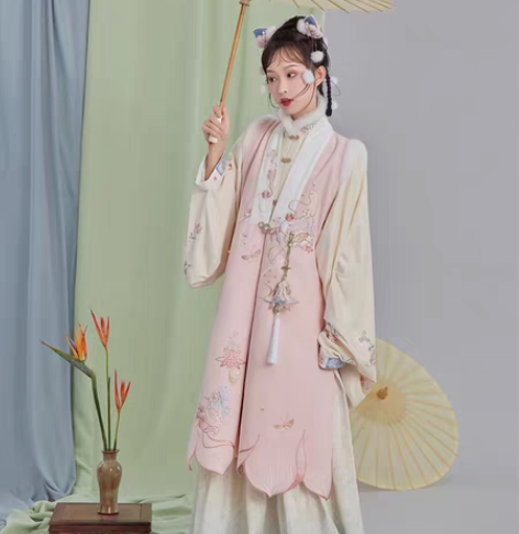 七月夕 莳花 s码三件套 仅试穿 有吊牌 ...