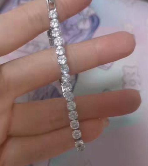 包邮99新，大牌同款满钻手链，超闪～ 长度...