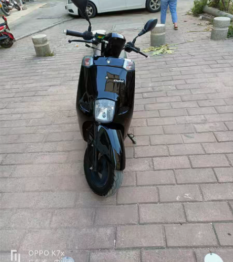 自用酷奇摩托车，雅马哈发动机，新车落地一百...