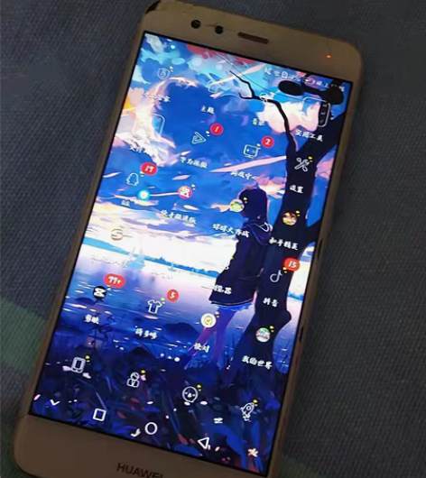 华为nova青春版，4加64，一百出，屏幕...