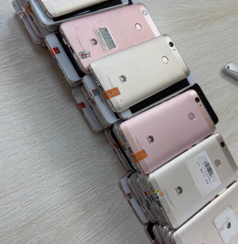 华为nova 4+64 功能完好 屏幕完好...