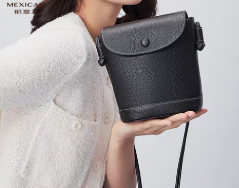 转卖稻草人包包女秋冬2022新款女包真皮迷...