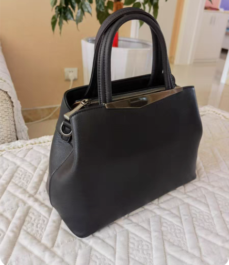 包邮袋鼠品牌手提包，大楼专柜购买，优雅大方...