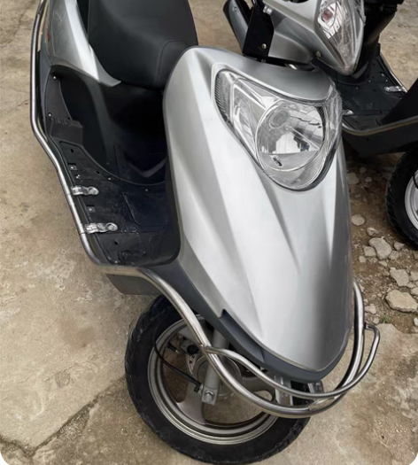 银色五羊摩托车9成新 女装摩托车机头力好 ...