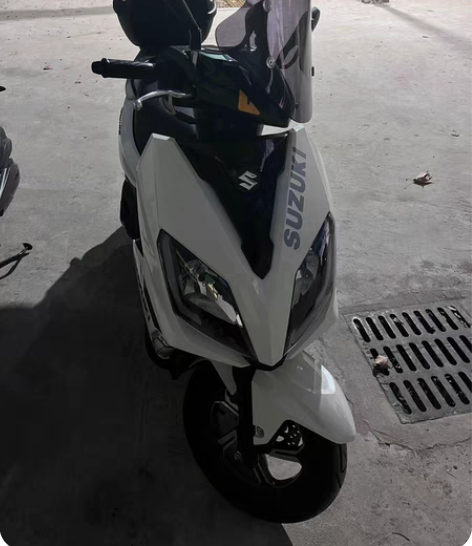 UY125白色，22年9月挂牌，疫情再加上...