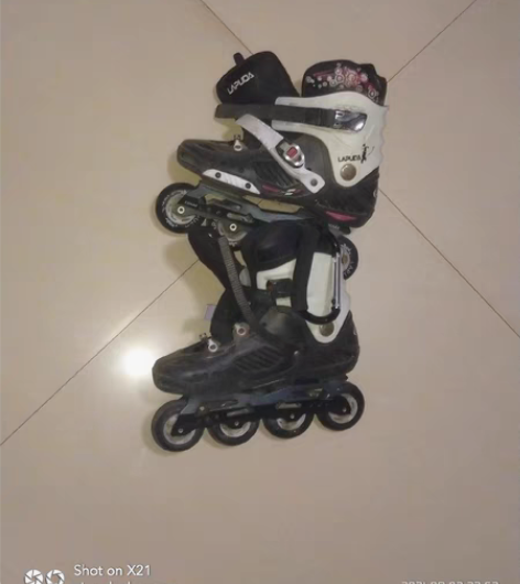 包邮滑冰鞋一对 原价499 在家闲置，现低...