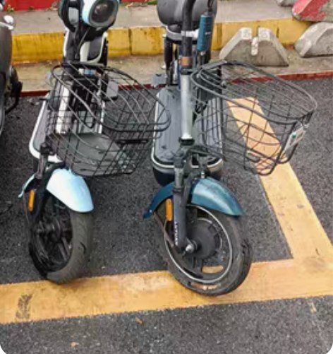 两台9成新小单车出售了  一个雅迪的 一个...