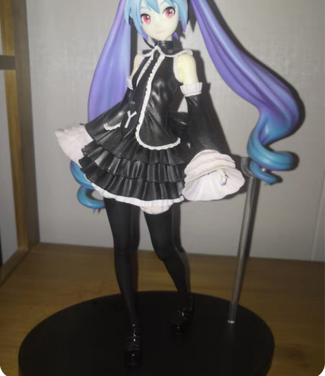 包邮出一个初音手办，正版包邮，无盒见谅，售...