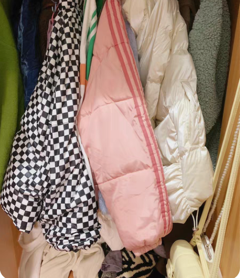 本人24岁，超级超级爱买衣服！！！随机！！...