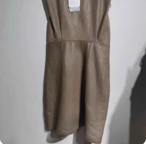 Zara纯羊皮连衣裙,适合腰围66cm左右...