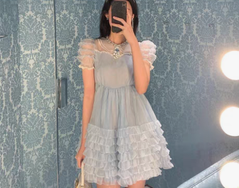 转卖新年特惠不退不换！杨超越同款公主风重工...