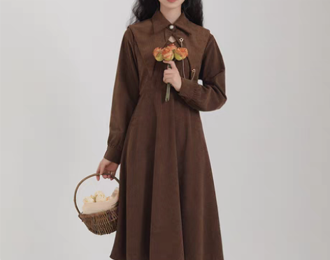 转卖法式复古赫本风收腰黑色灯芯绒小个子长袖...