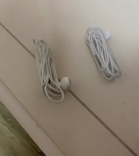 华为原装耳机，一次未使用，全新，便宜处理。...