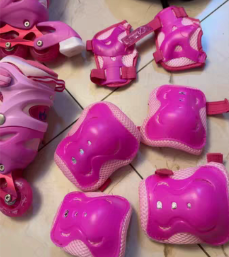 转卖【55价】迪士尼溜冰鞋儿童全套装女童正...