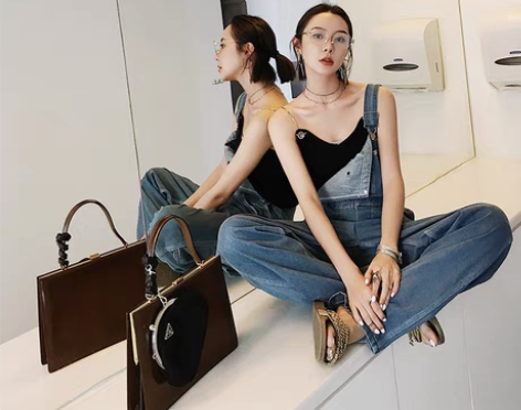 转卖【MONA】蓝色宽松牛仔裤背带裤女长裤...