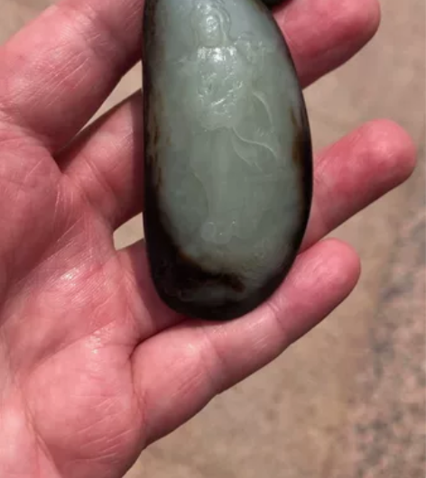 典藏级天然和田玉黑皮籽料玉龙观音，配证书配...