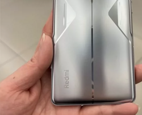 自用+红米k50电竞版9新盖板有条线，无任...