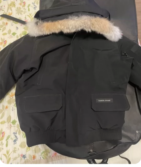 加拿大鹅飞行员夹克羽绒服，反季低价卖，原版...