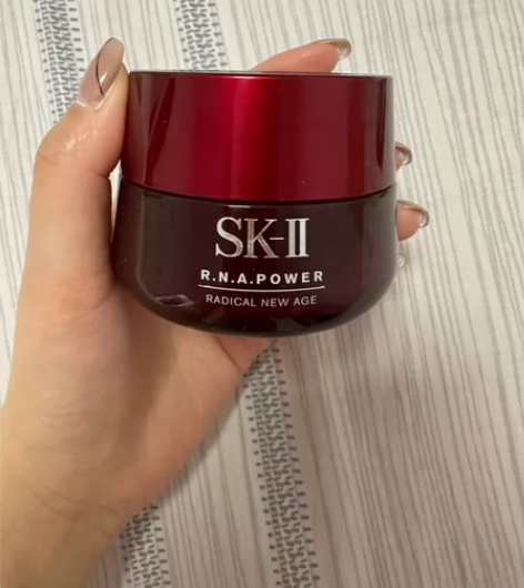 Sk-2大红瓶面霜80g有轻微磕碰 感兴趣...