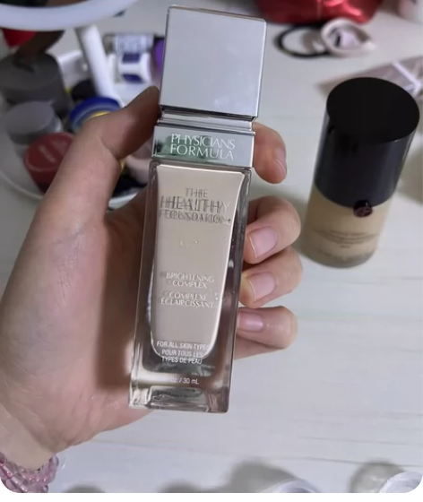 pf粉底液 108买的时候 24年到期 用...