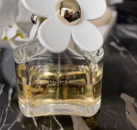 marc jacobs香水剩余如图 只用正...