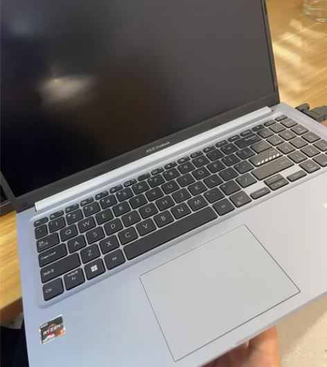 华硕无畏15 2022锐龙版 全套箱子说明...