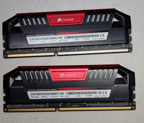 海盗船内存条4gx2，共8g。DDR3 2...