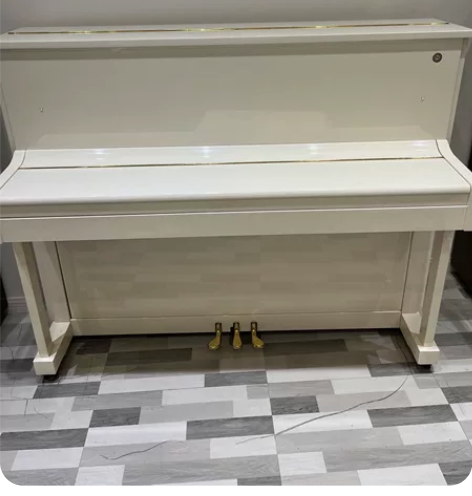 珠江118E高端立式钢琴，肉眼可见的成色很...