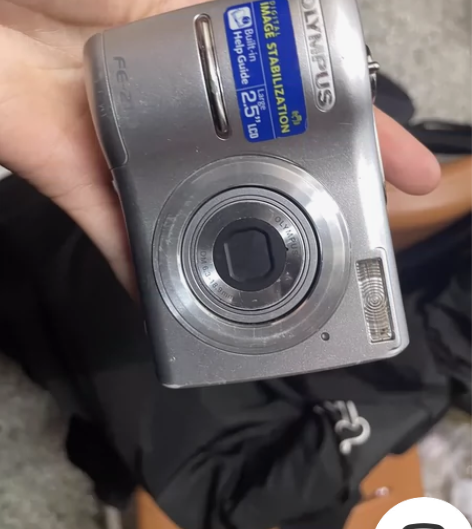 奥林巴斯fe-210 功能正常成色如图裸机...
