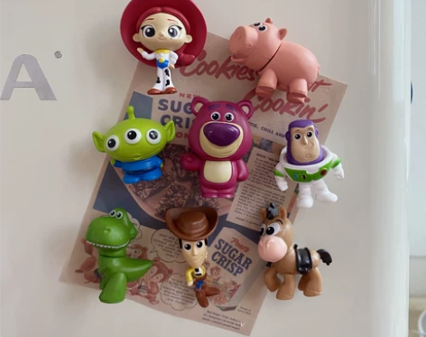 创意卡通抱抱龙小猪公仔磁性冰箱贴家居装饰磁...